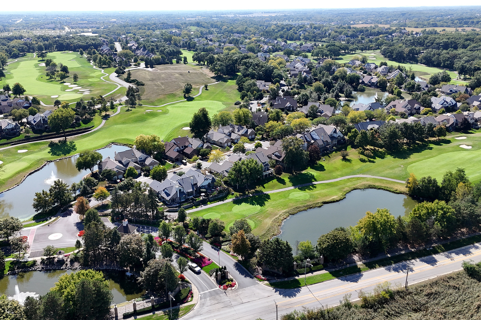 10534 Golf Road Orland Park, IL 60462 - Photo 46 of 54 an aerial view of a city with lots of residential buildings