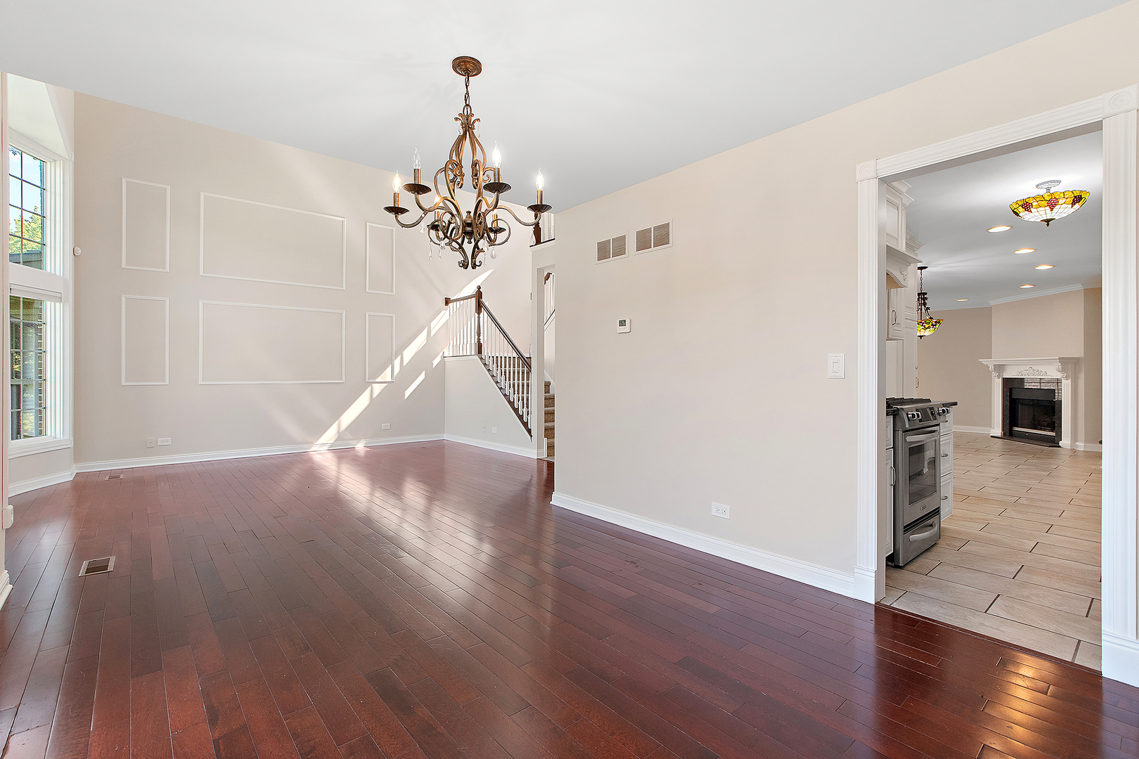 10534 Golf Road Orland Park, IL 60462 - Photo 7 of 54 a view of a livingroom with wooden floor