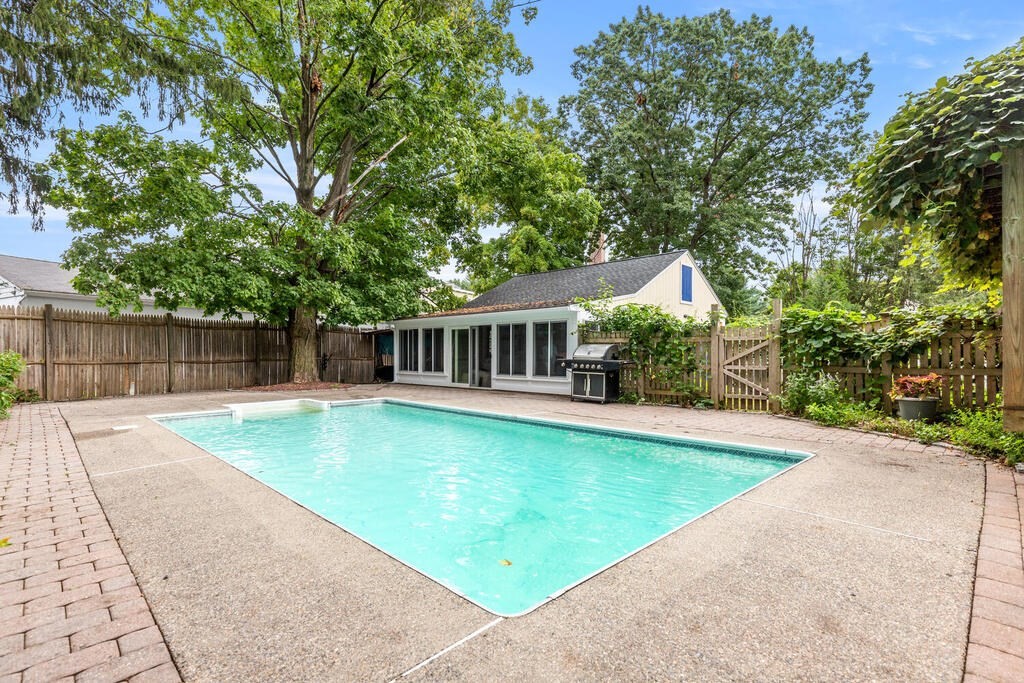 53 Maple Street Concord, MA 01742 - Photo 31 of 41 Gallery Image 31