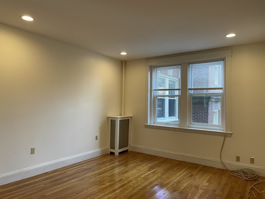 17 Short Street, Unit 4 Brookline, MA 02446 - Photo 2 of 17