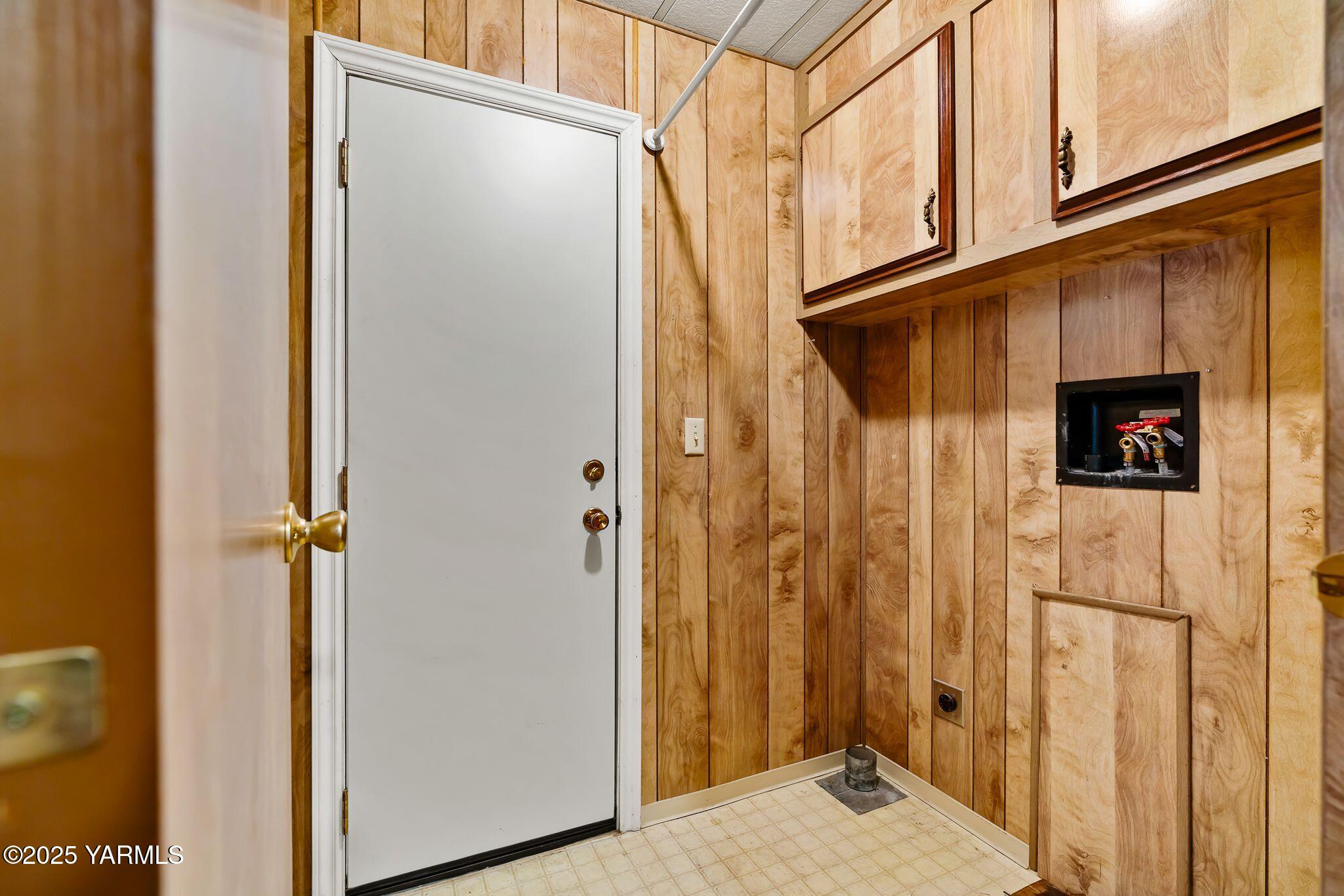 3701 Gun Club Road, Unit 43 Yakima, WA 98901 - Photo 21 of 29 a view of front door
