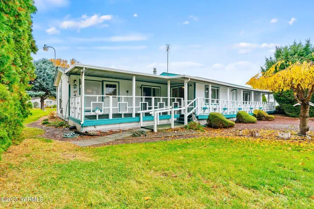 $229,000 | 3701 Gun Club Road, Unit 43, Yakima, WA 98901