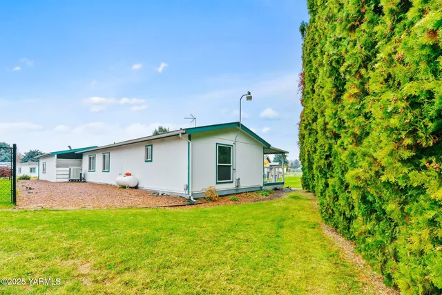 $229,000 | 3701 Gun Club Road, Unit 43, Yakima, WA 98901