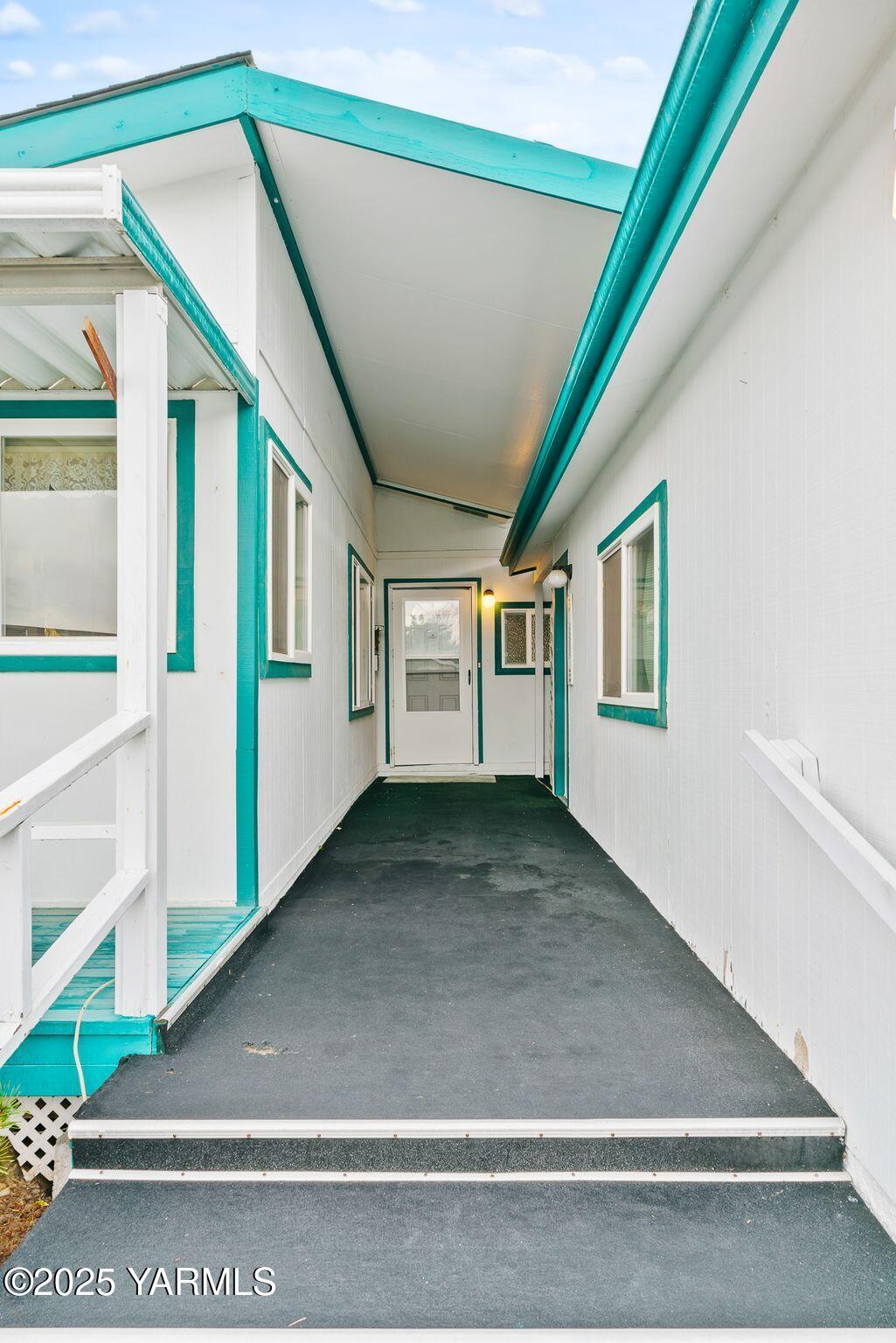 3701 Gun Club Road, Unit 43 Yakima, WA 98901 - Photo 3 of 29 a view of entryway