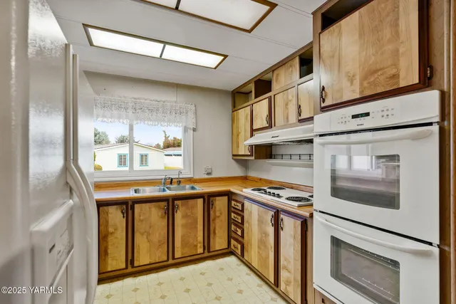 $229,000 | 3701 Gun Club Road, Unit 43, Yakima, WA 98901