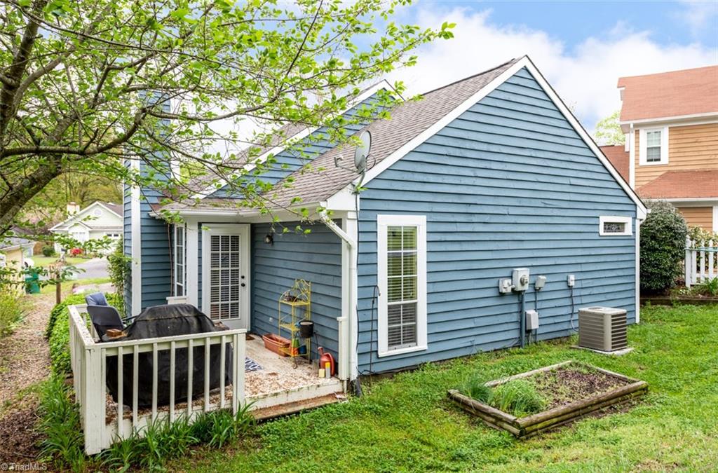 3214 Pipers Way High Point, NC 27265 - Photo 17 of 24