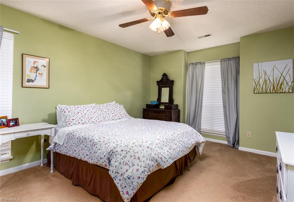 3214 Pipers Way High Point, NC 27265 - Photo 9 of 24