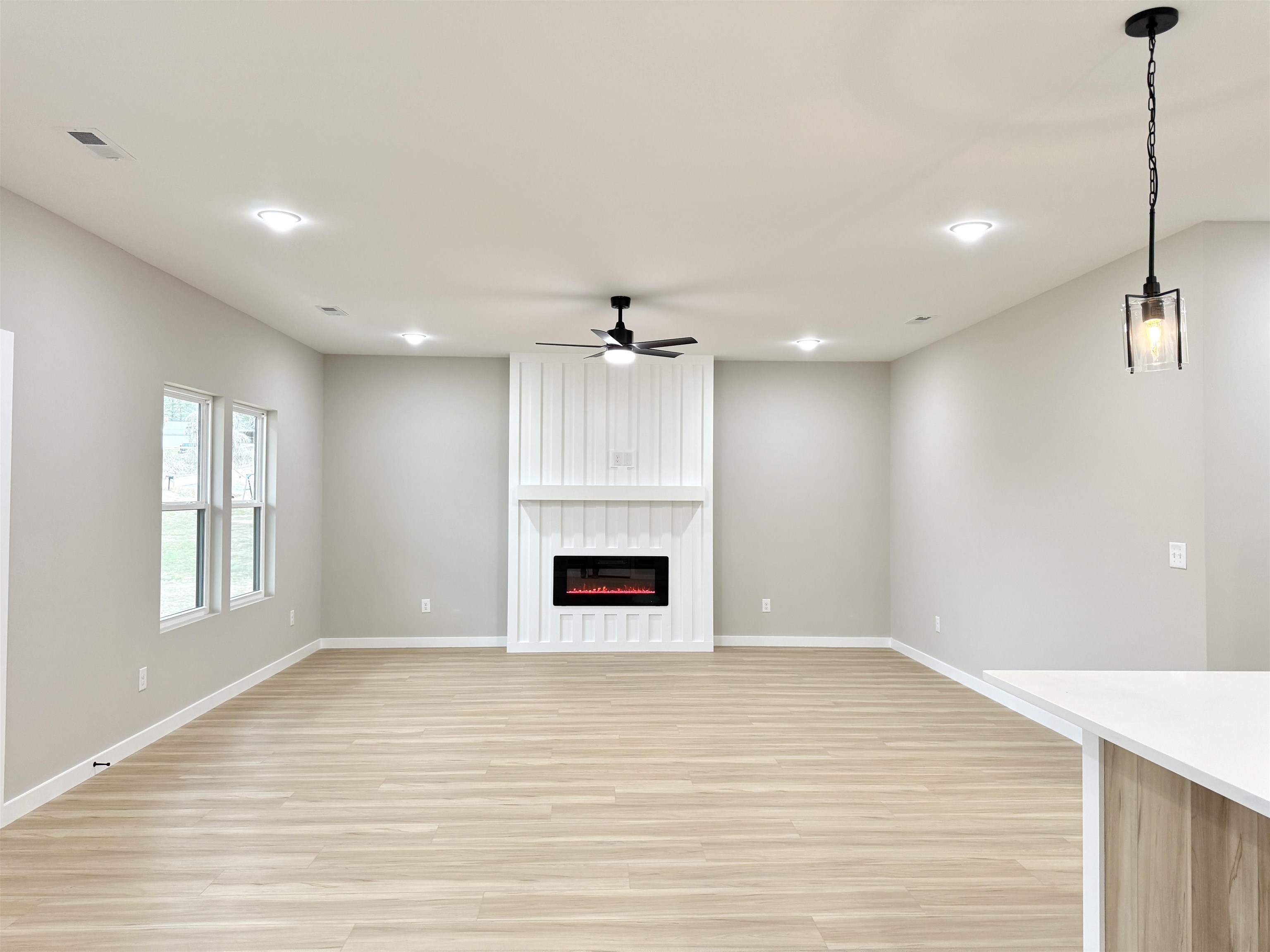 825 Campobello-Gramling School Road Campobello, SC 29322 - Photo 3 of 25