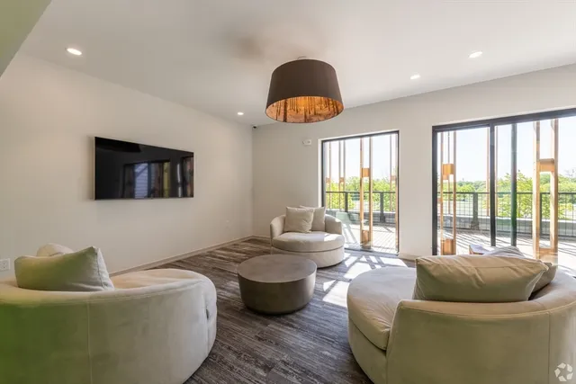 $3,250 | 77 New Street, Unit 212, Cambridge, MA 02138