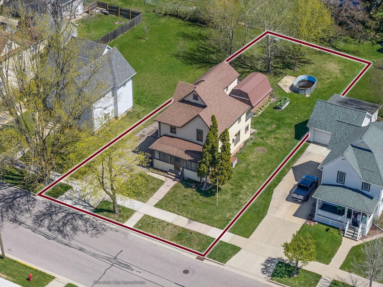 315 South Pine Street Reedsburg, WI 53959 - Photo 2 of 34