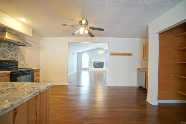 $549,000 | 3844 East 400 North, Warsaw, IN 46582