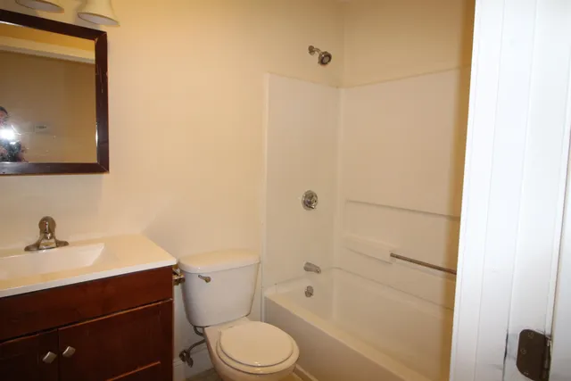 $1,400 | 293 Central Street, Unit 3, Manchester, NH 03103