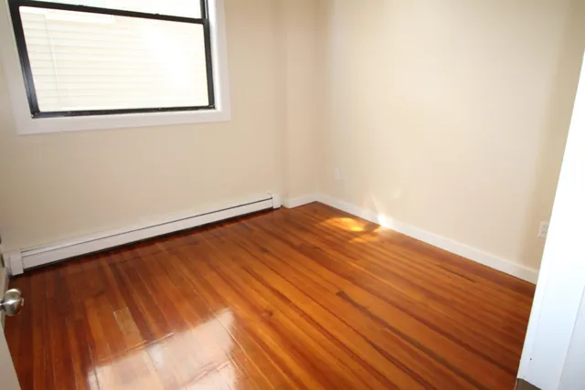 $1,400 | 293 Central Street, Unit 3, Manchester, NH 03103