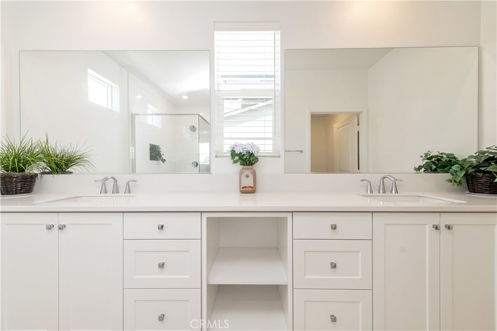 243 Yerba Irvine, CA 92618 - Photo 23 of 37