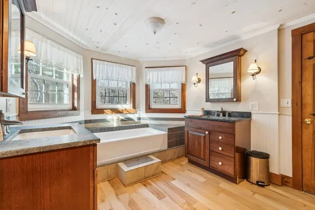 $549,900 | 225 Pine River Path, Effingham, NH 03882