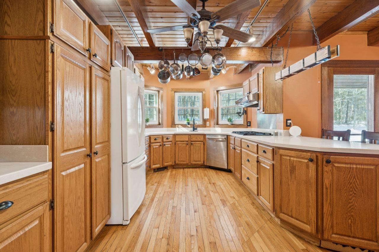 225 Pine River Path Effingham, NH 03882 - Photo 7 of 37