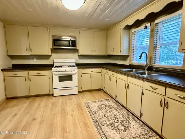 $156,000 | 1633 Northeast New Sight Drive, Brookhaven, MS 39601