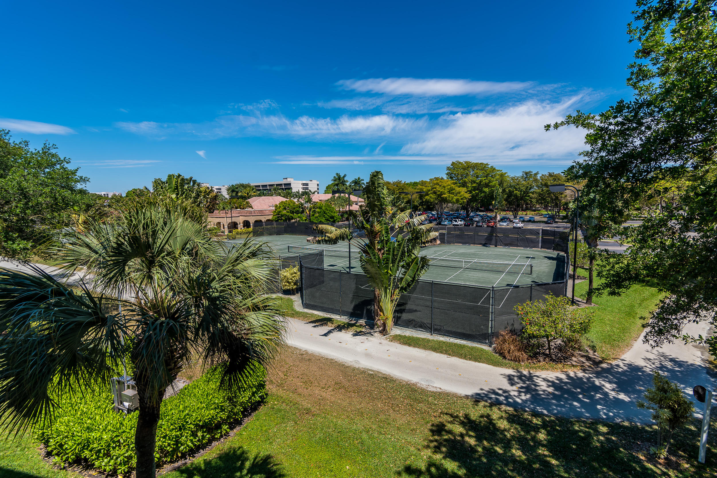 6109 Balboa Circle, Unit 206 Boca Raton, FL 33433 - Photo 4 of 18 a view of a backyard