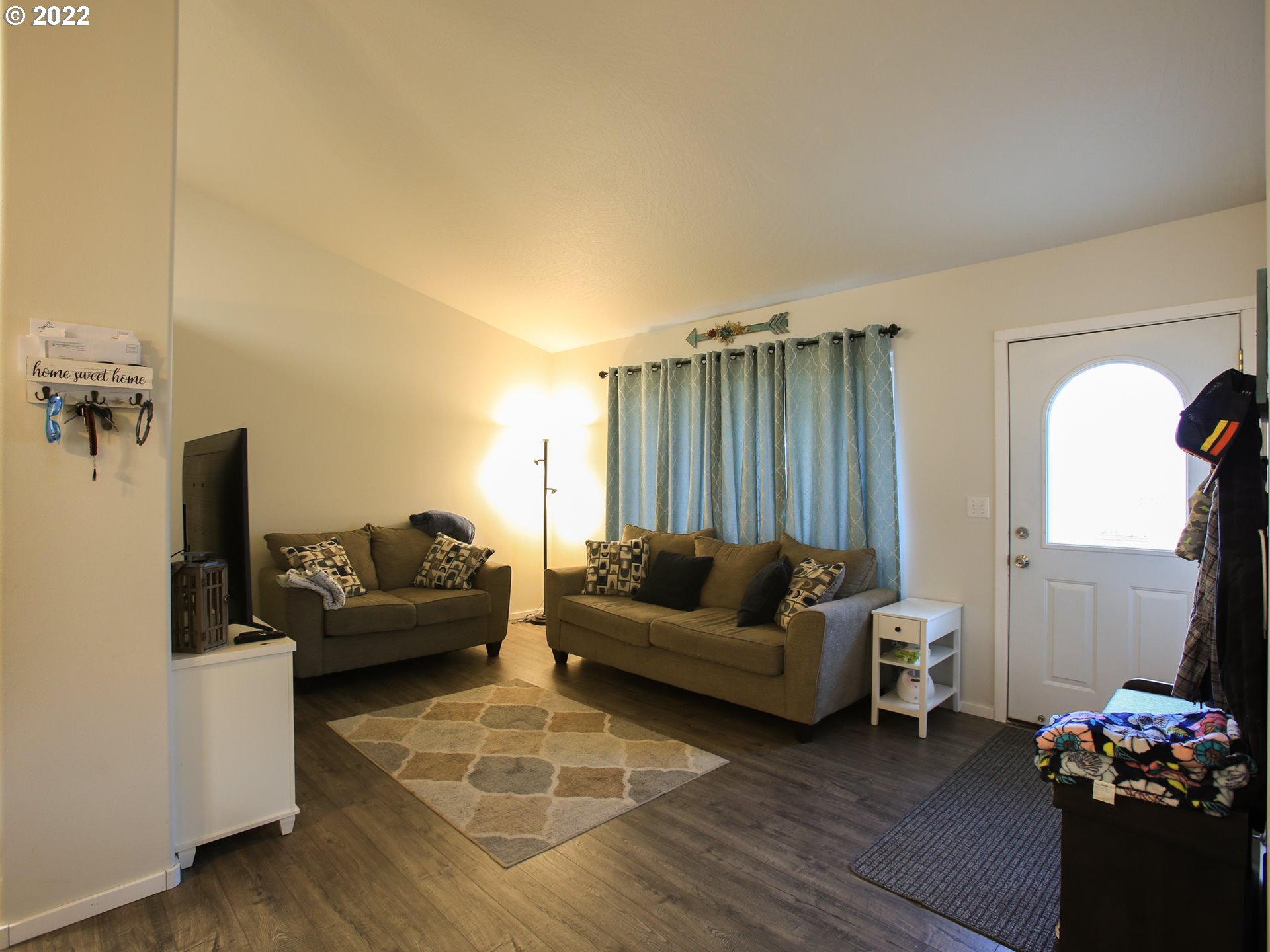 5520 E Street Springfield, OR 97478 - Photo 3 of 18 a living room with furniture and a couch