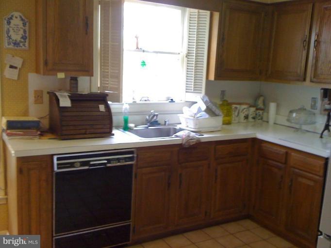 3 Manette Street North Potomac, MD 20878 - Photo 25 of 29 Kitchen #3