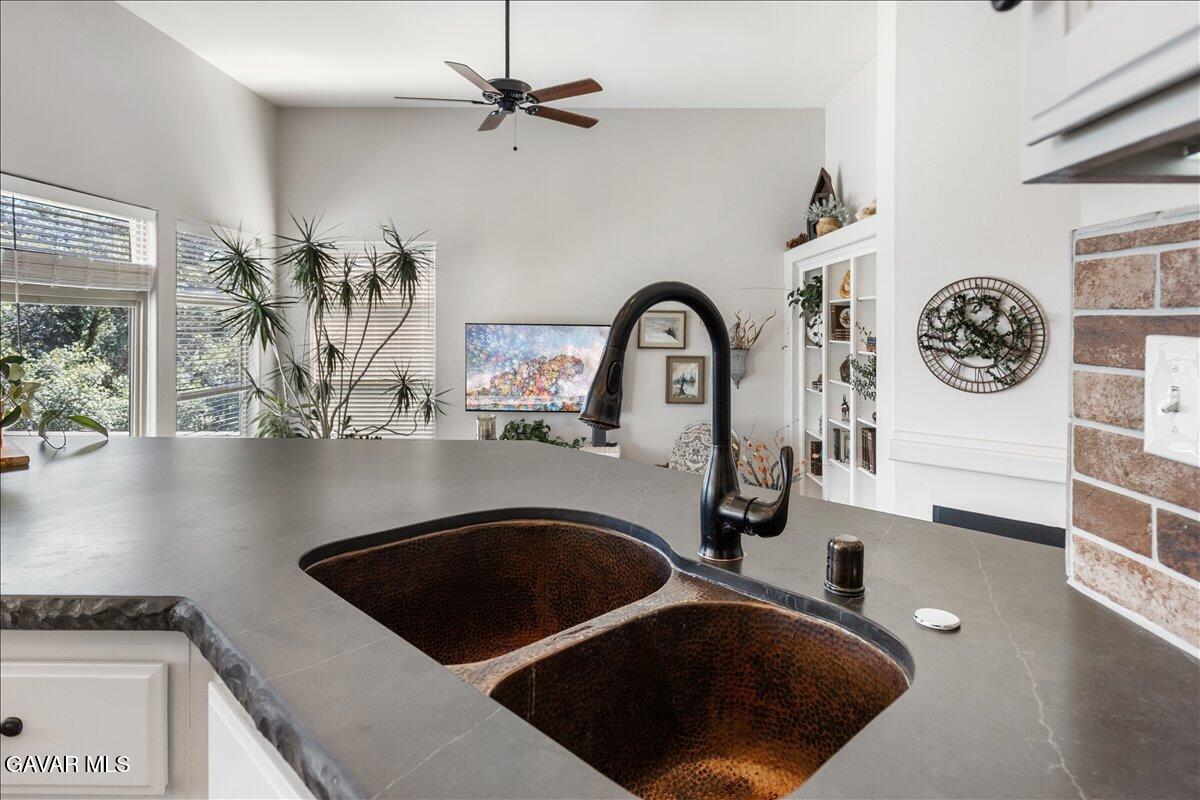 25901 Columbia Way Tehachapi, CA 93561 - Photo 13 of 44 38-6Y9A3508