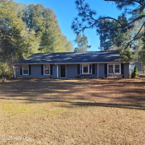 $2,000 | 1604 Crest Drive, Aberdeen, NC 28315