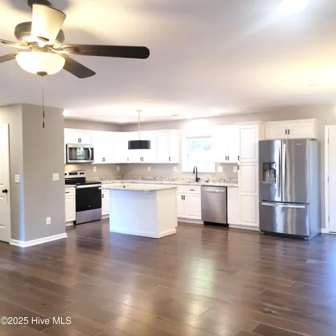 $2,000 | 1604 Crest Drive, Aberdeen, NC 28315