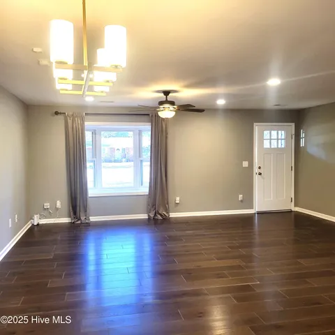 $2,000 | 1604 Crest Drive, Aberdeen, NC 28315