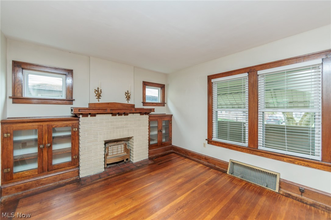 983 Dan Street Akron, OH 44310 - Photo 7 of 46