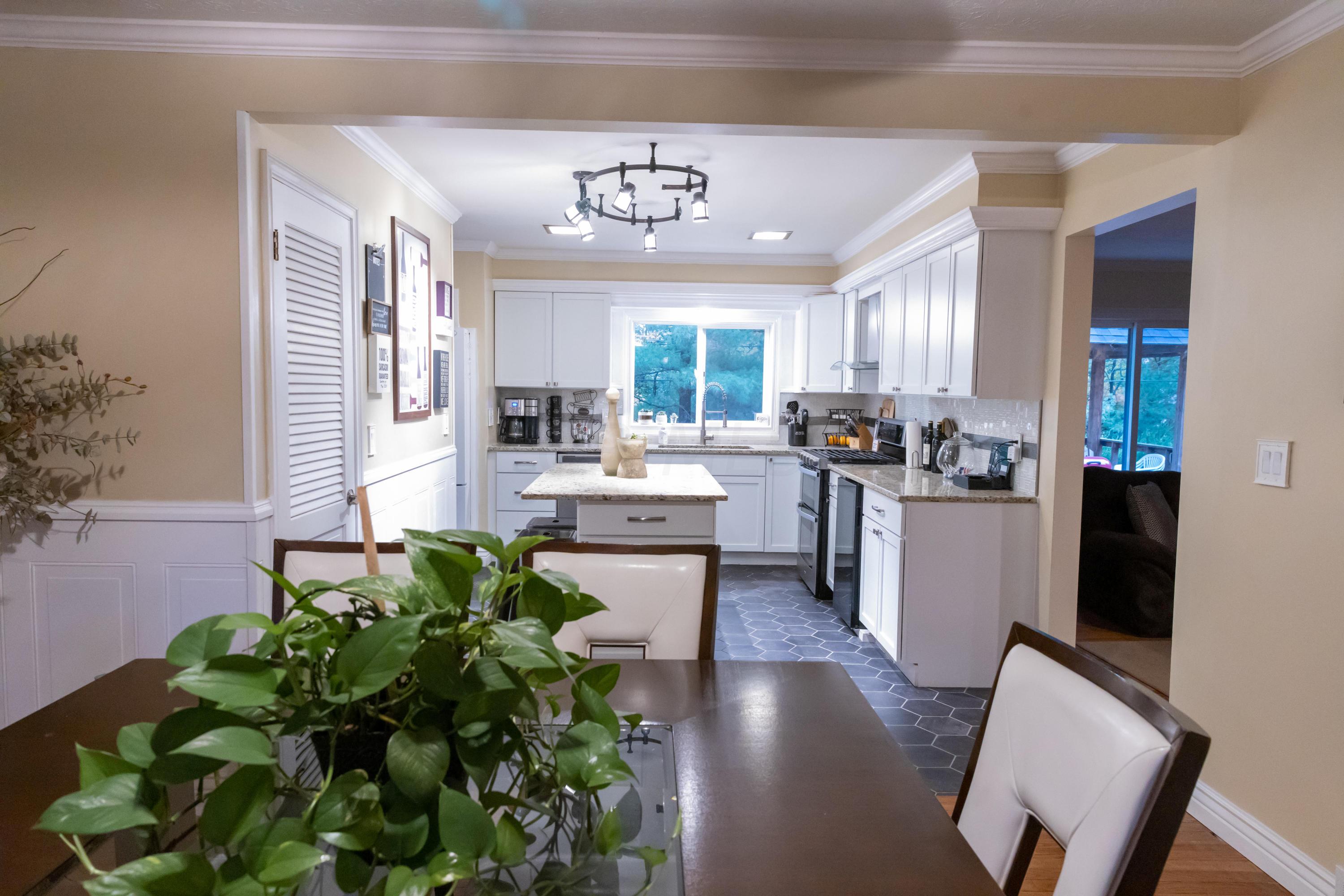 5945 Whitman Road Columbus, OH 43213 - Photo 7 of 25 Gallery Image 7