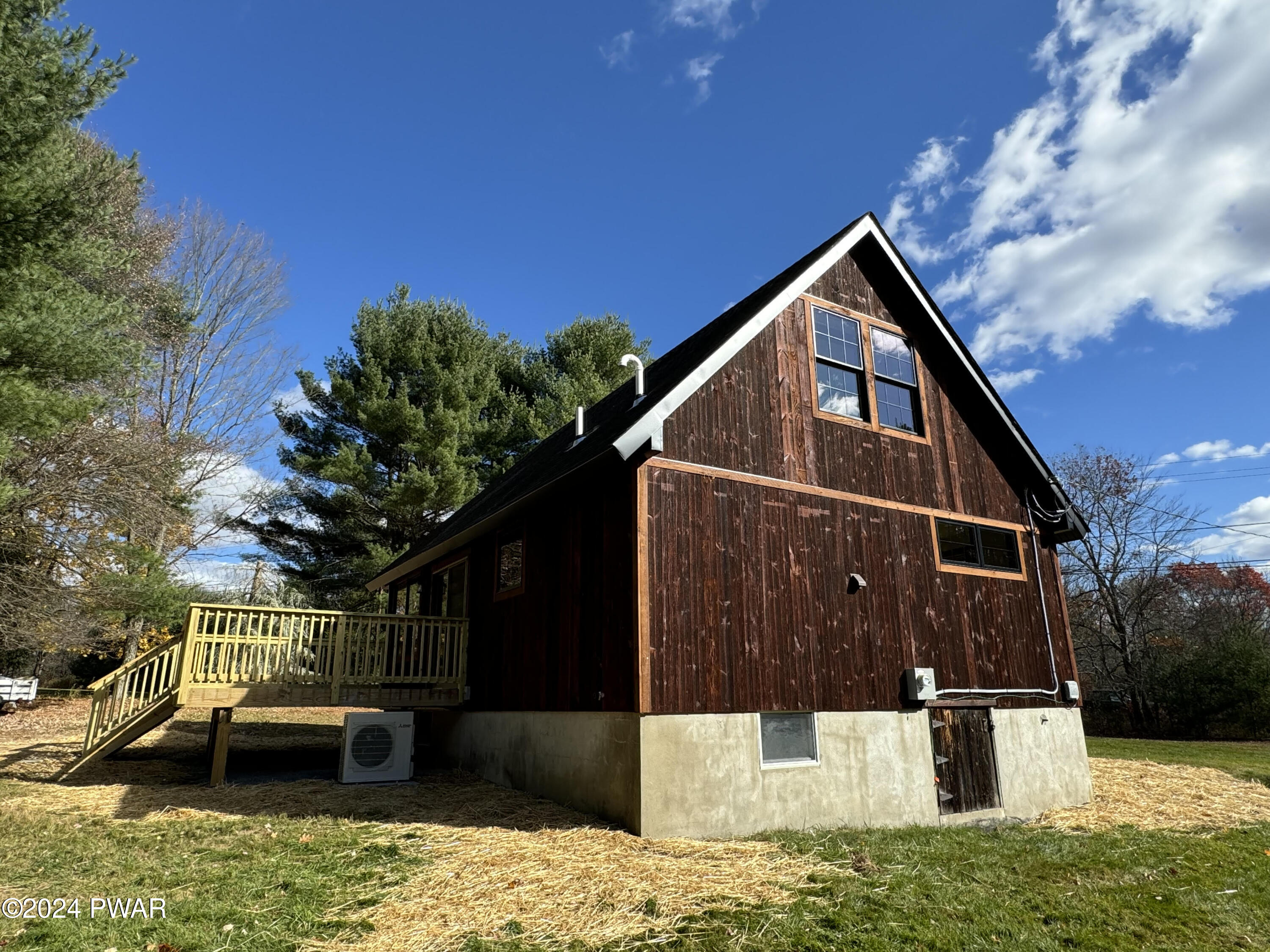 225 Raymondskill Road Milford, PA 18337 - Photo 22 of 27 Sideview