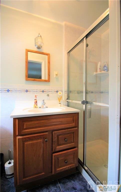 233 Rues Lane East Brunswick, NJ 08816 - Photo 11 of 25 Gallery Image 11
