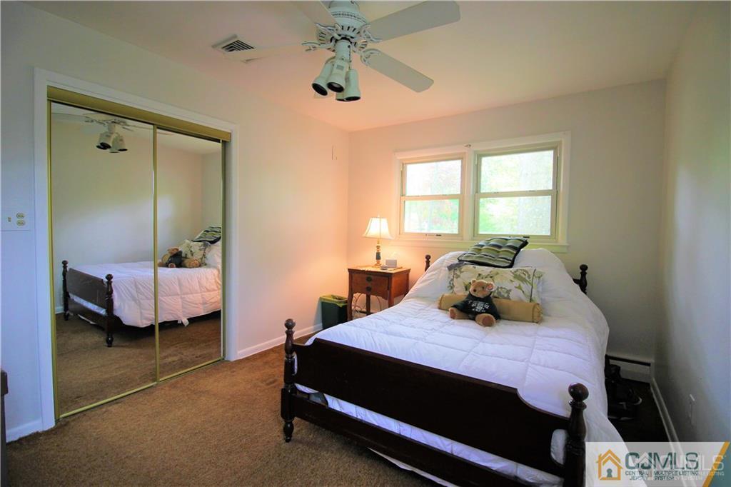 233 Rues Lane East Brunswick, NJ 08816 - Photo 12 of 25 Gallery Image 12