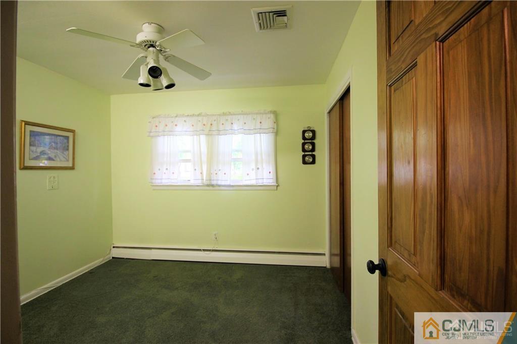233 Rues Lane East Brunswick, NJ 08816 - Photo 13 of 25 Gallery Image 13