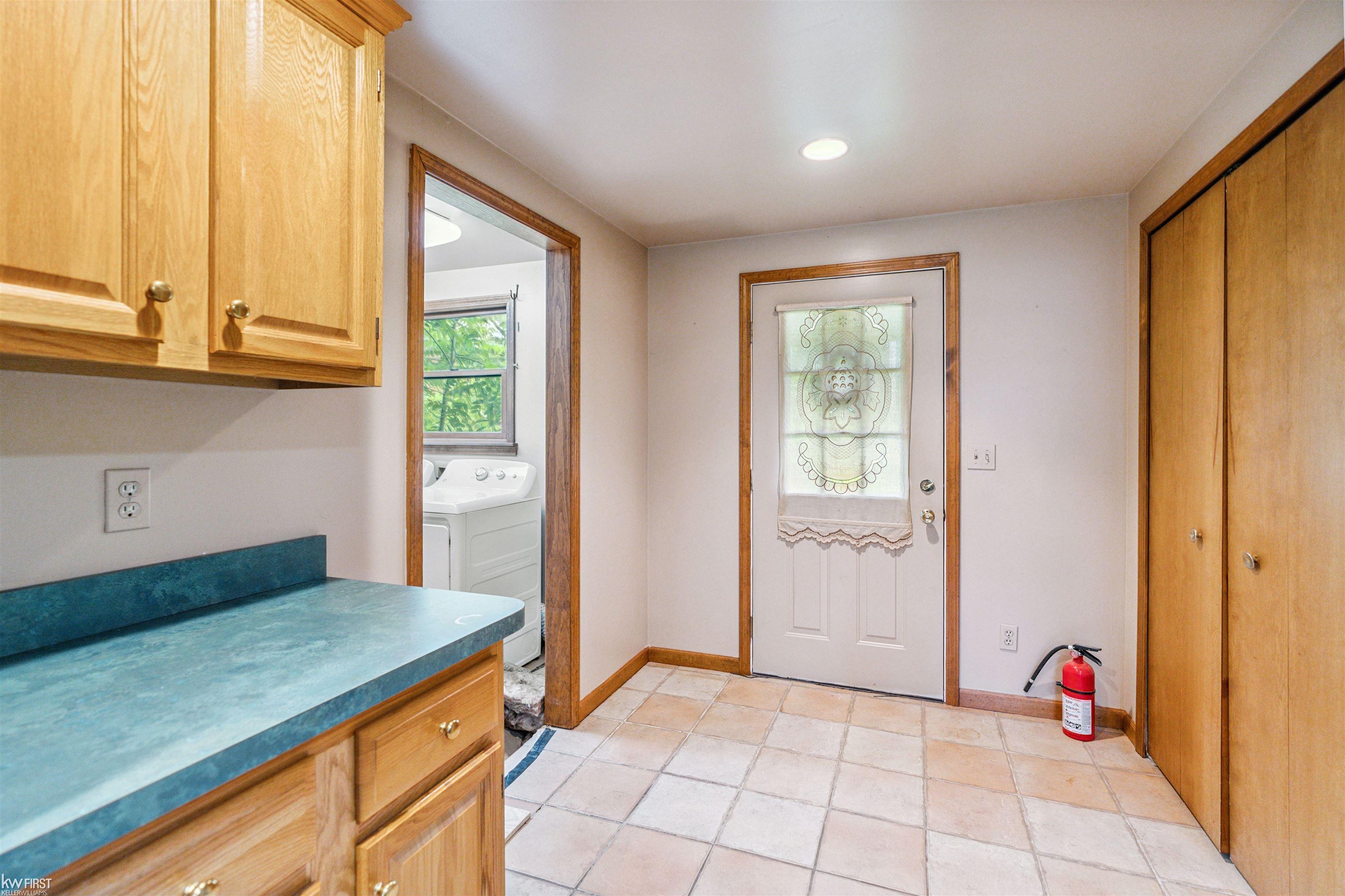 11220 East Mt Morris Road Davison, MI 48423 - Photo 7 of 53 50179805-a58fed74-5c54-43ae-be97-717eb97a57bc.JPG