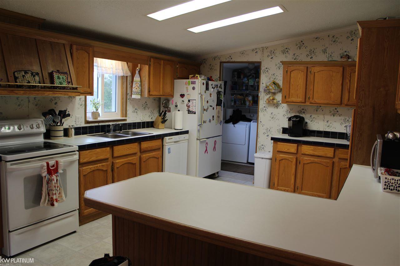 12977 Metcalf Road Emmett, MI 48022 - Photo 5 of 12