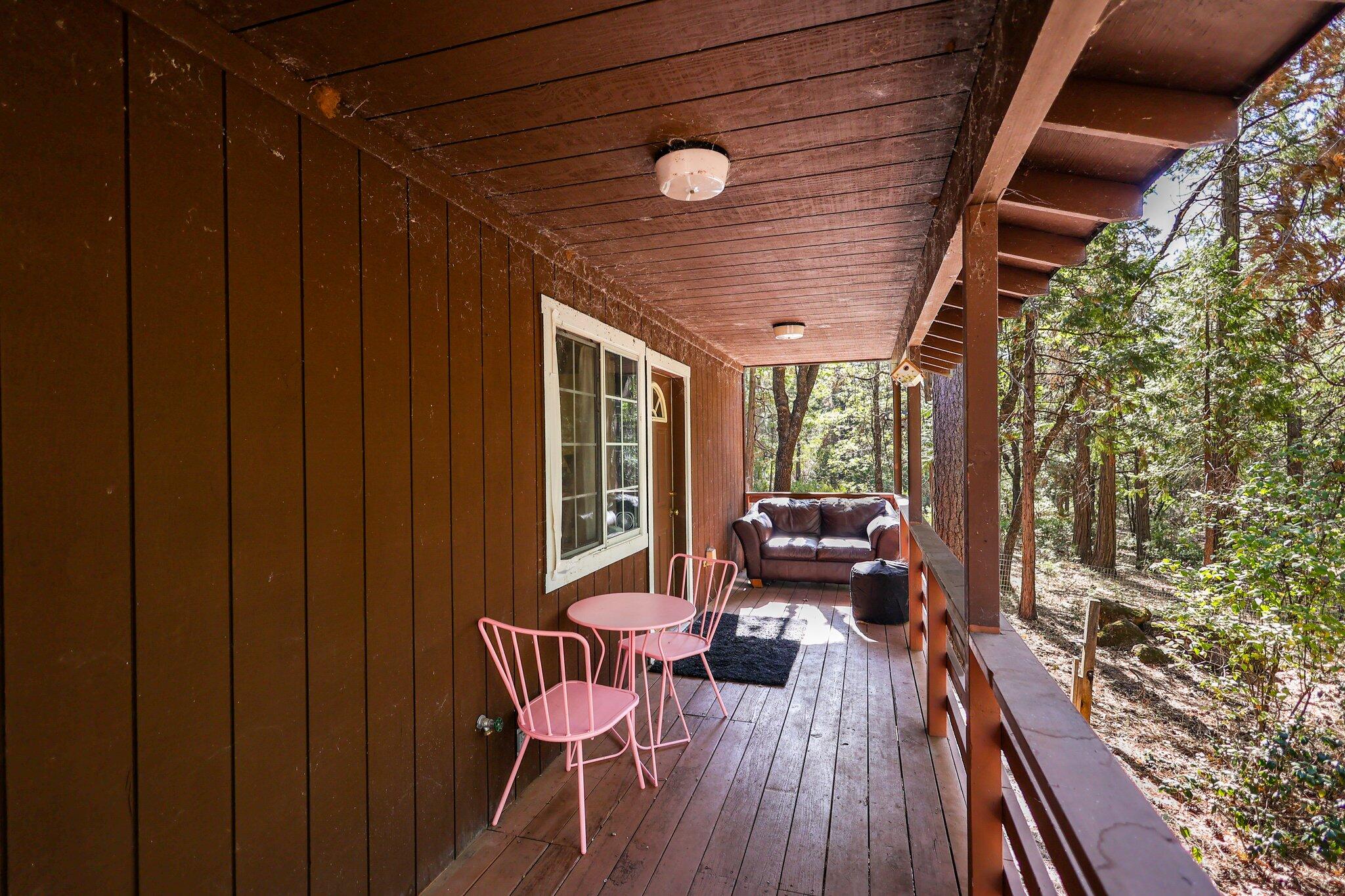 21800 Cedar Ridge Road Manton, CA 96059 - Photo 28 of 35 a view of balcony with furniture and wooden floor