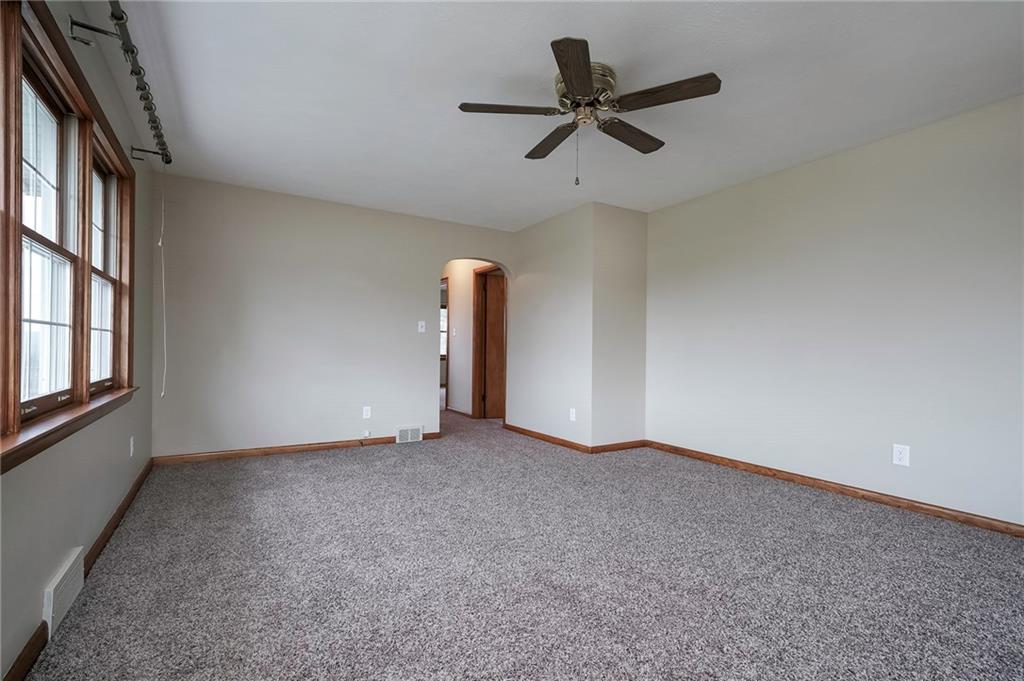 728 Beaver Street Rochester, PA 15074 - Photo 3 of 25