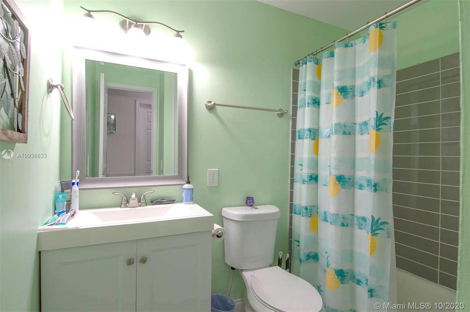 22186 Aquila Street Boca Raton, FL 33428 - Photo 14 of 21 2nd Bathroom