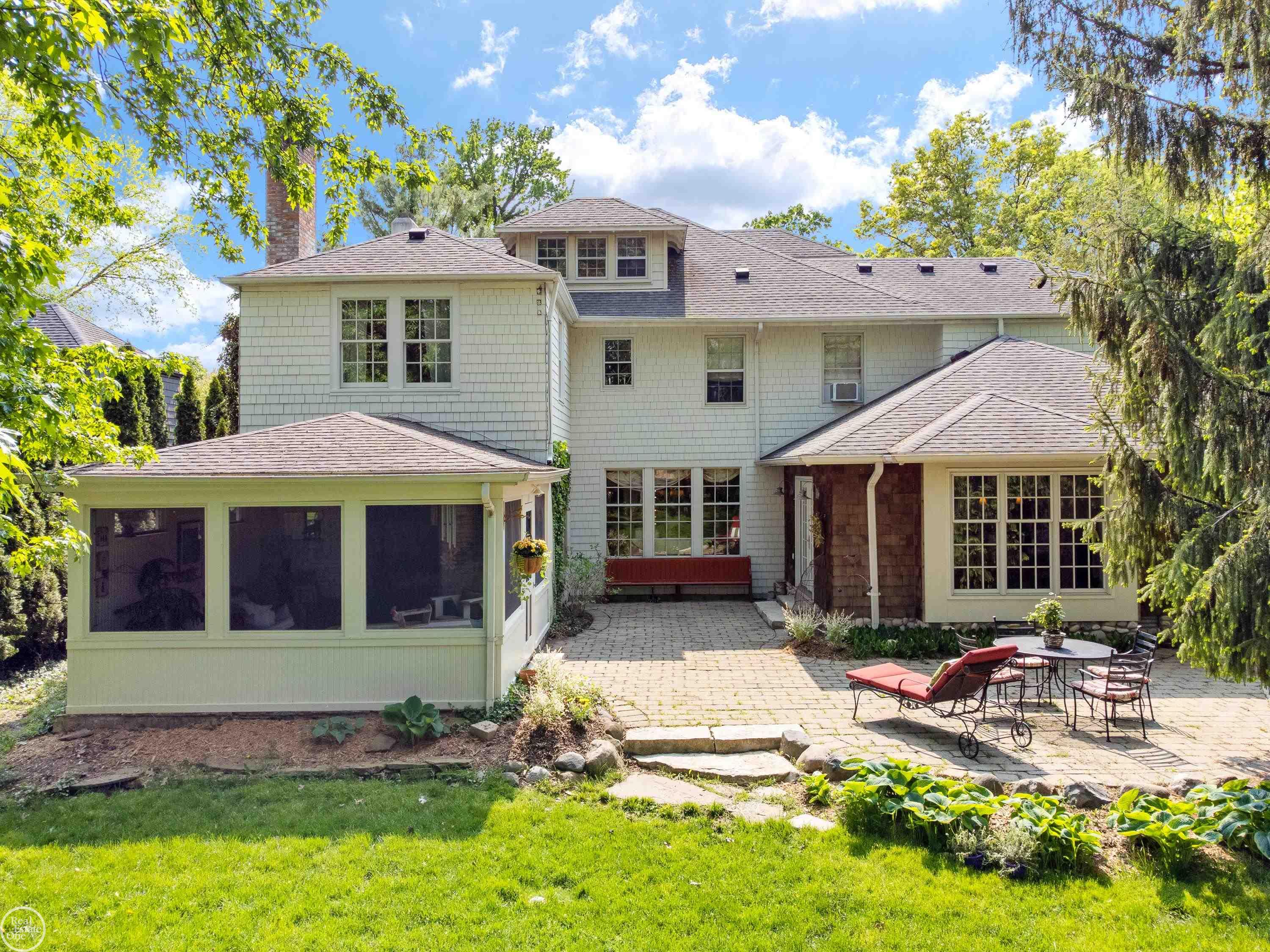 492 Rivard Boulevard Grosse Pointe, MI 48230 - Photo 73 of 81 50110851-72.JPG