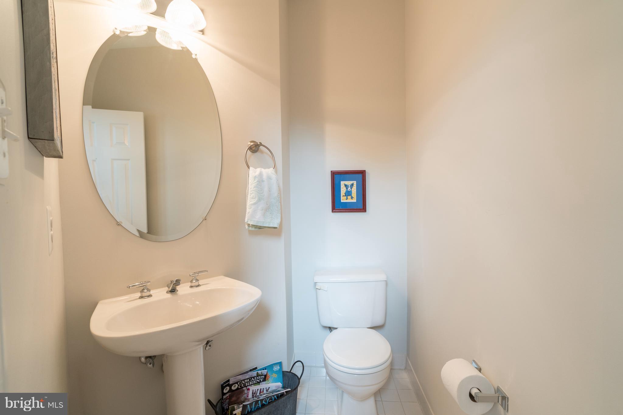 20691 Riptide Square Sterling, VA 20165 - Photo 11 of 27 Half Bathoom on Main Level!