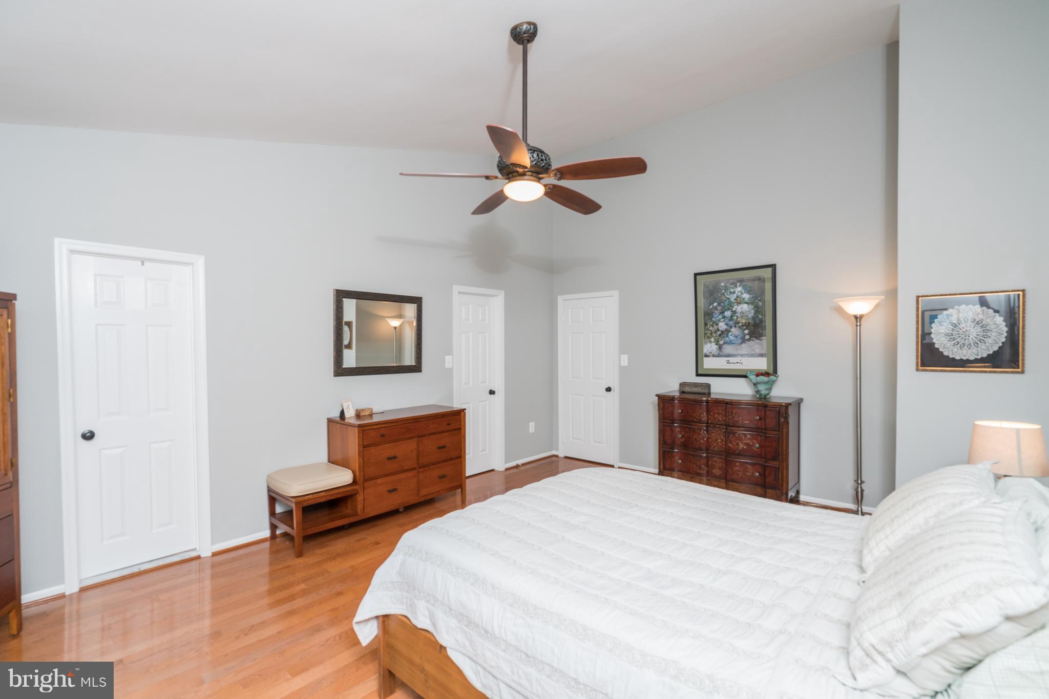 20691 Riptide Square Sterling, VA 20165 - Photo 13 of 27 Hardwoods on Upper Level!