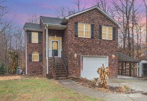 836 Brookfield Circle Salisbury, NC 28146 - Photo 1 of 42 a front view of a house with garden
