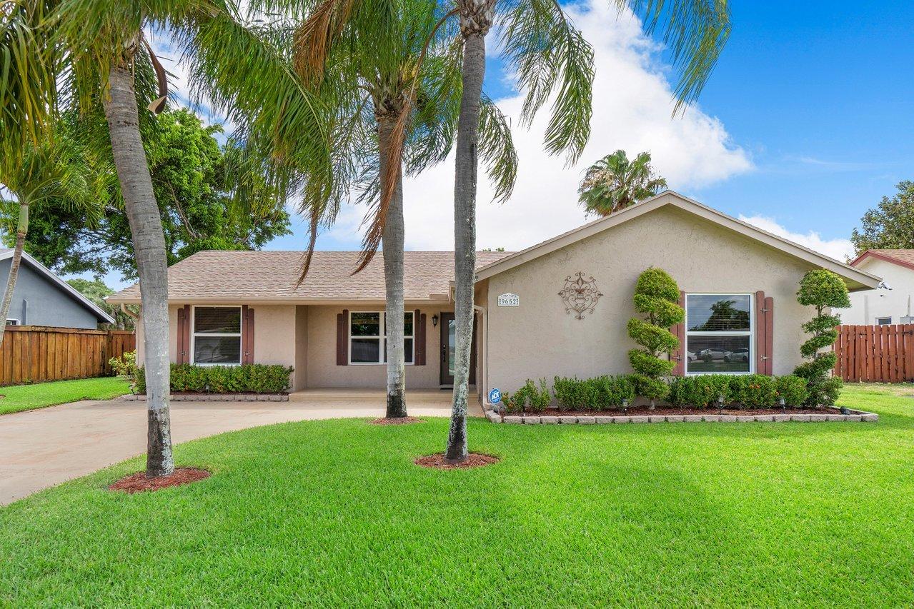 9652 Richmond Circle Boca Raton, FL 33434 - Photo 2 of 37 002-9652RichmondCircle-BocaRaton-FL-3343
