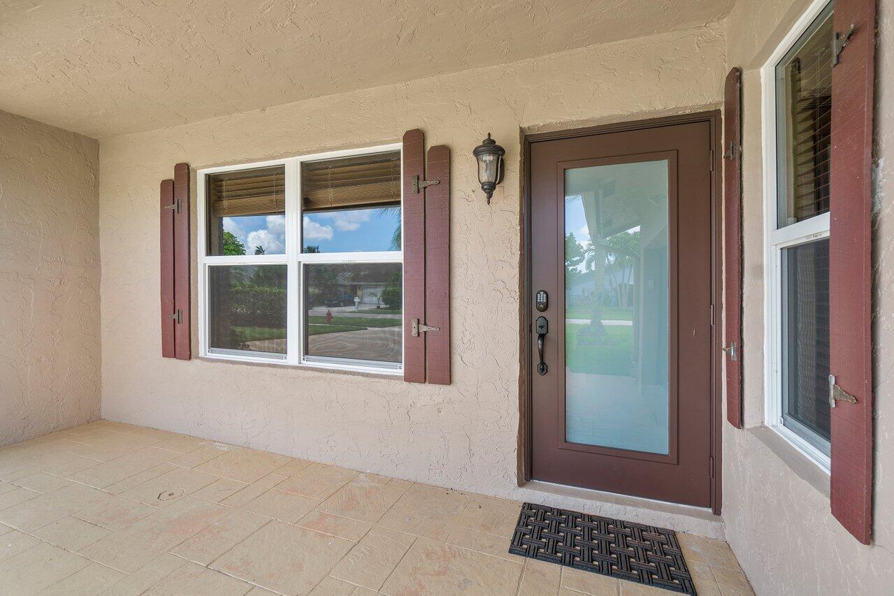 9652 Richmond Circle Boca Raton, FL 33434 - Photo 4 of 37 004-9652RichmondCircle-BocaRaton-FL-3343
