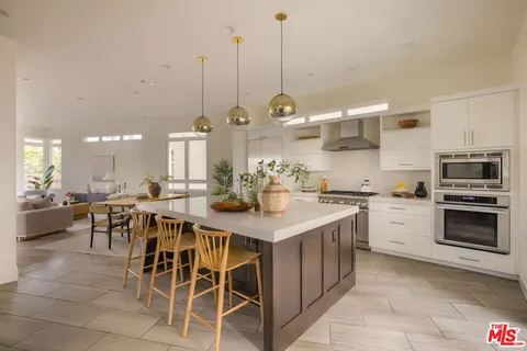 $2,850,000 | 12821 North Seaglass Circle, Playa Vista, CA 90094