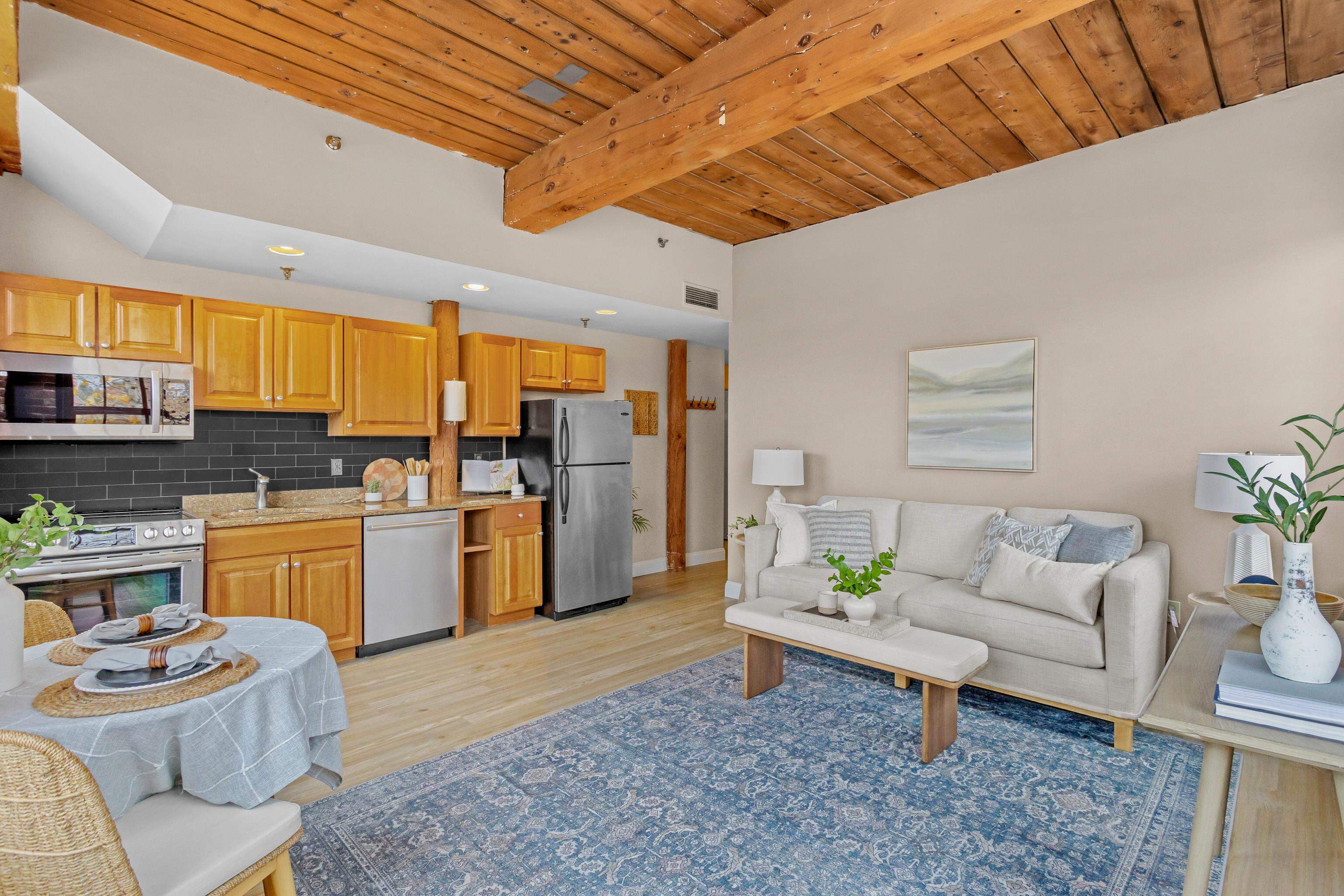 335 Cypress Street, Unit 3B Manchester, NH 03103 - Photo 3 of 20