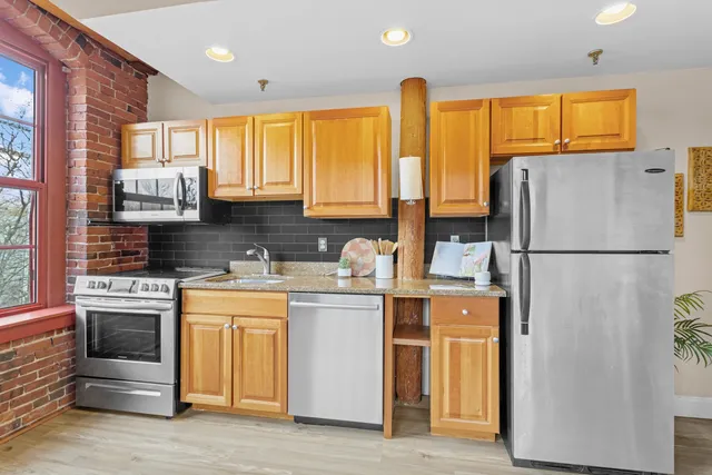 $275,000 | 335 Cypress Street, Unit 3B, Manchester, NH 03103