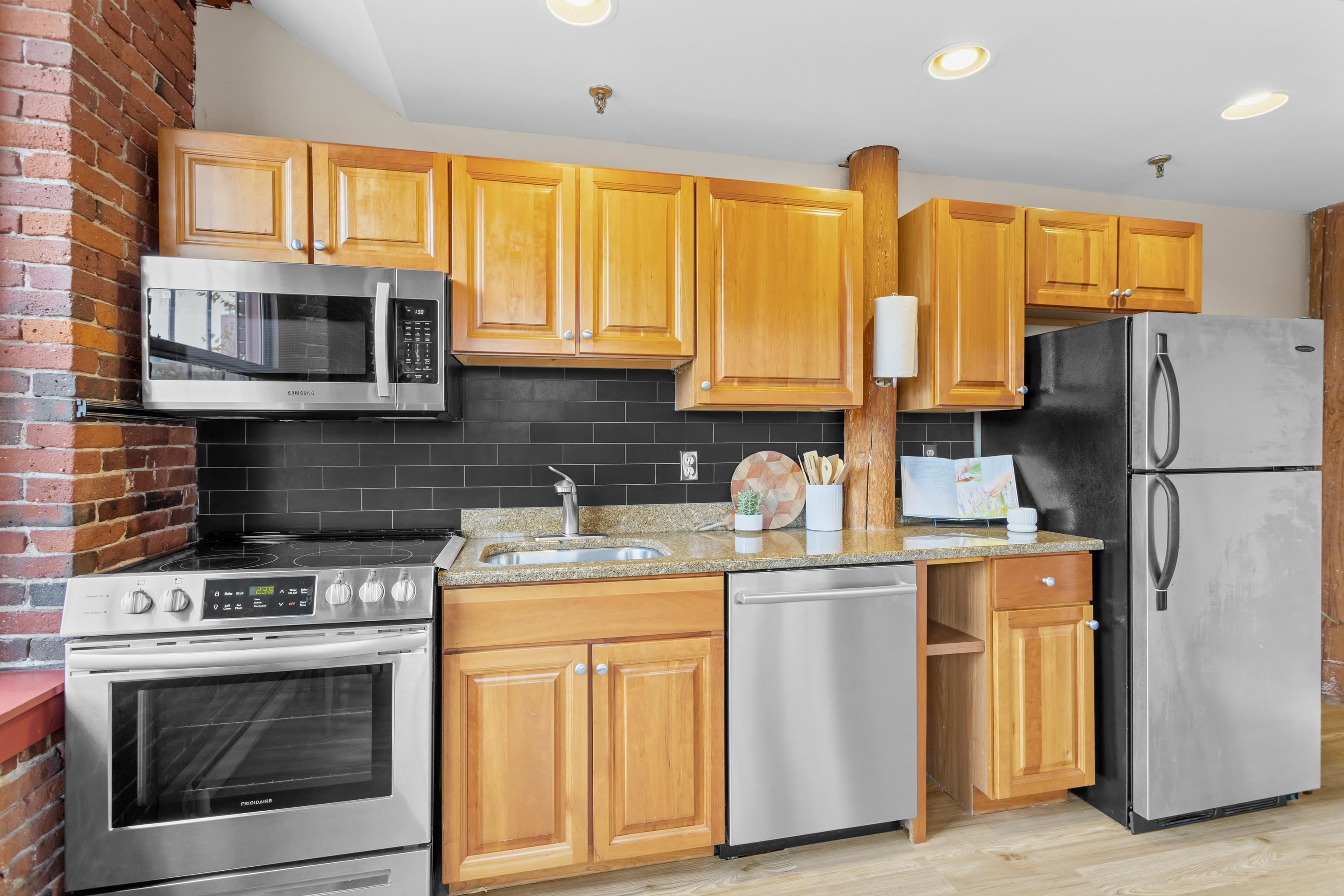 335 Cypress Street, Unit 3B Manchester, NH 03103 - Photo 7 of 20