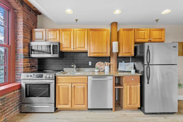 $275,000 | 335 Cypress Street, Unit 3B, Manchester, NH 03103